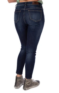 Hangowear Jeanshose Lang WANDA Dunkelblau 19 Hangowear Jeanshose Lang WANDA Dunkelblau -Modische Damenbekleidung Geschäft Damen Jeanshose Hangowear Wanda dunkelblau C